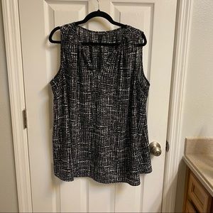 Lane Bryant Black and White sleeveless Blouse size 20